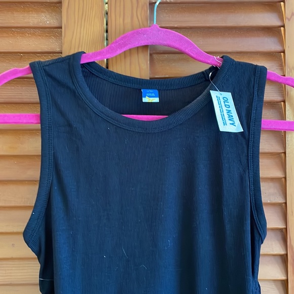 Adjustable Ribbed Tank - Picture 2 of 4